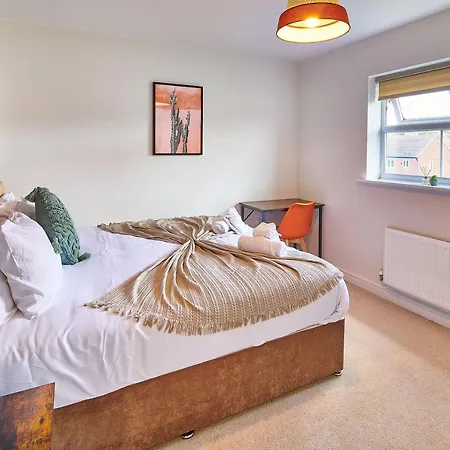 4 Spacious Bedrooms, En-Suites, Private Driveway, Tamworth Accommodation For Contractors And Families Exterior photo