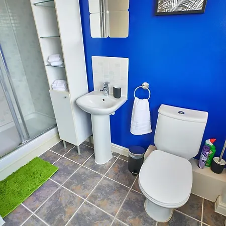 4 Spacious Bedrooms, En-Suites, Private Driveway, Tamworth Accommodation For Contractors And Families Exterior photo