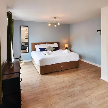 4 Spacious Bedrooms, En-Suites, Private Driveway, Tamworth Accommodation For Contractors And Families Exterior photo