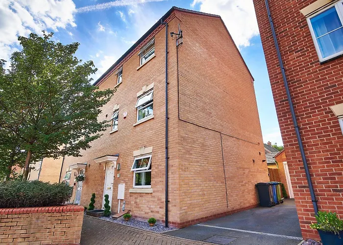 4 Spacious Bedrooms, En-Suites, Private Driveway, Tamworth Accommodation For Contractors And Families